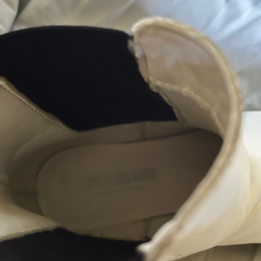 CLOVER~CUSHIONAIRE~WHITE/BLACK~ANKLE BOOTS~8.5 - Picture 10 of 13